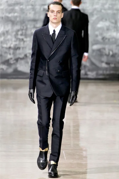 Look 3